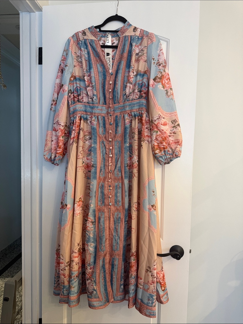 Vintage-Inspired Floral Maxi Dress in Light Blue and Cream